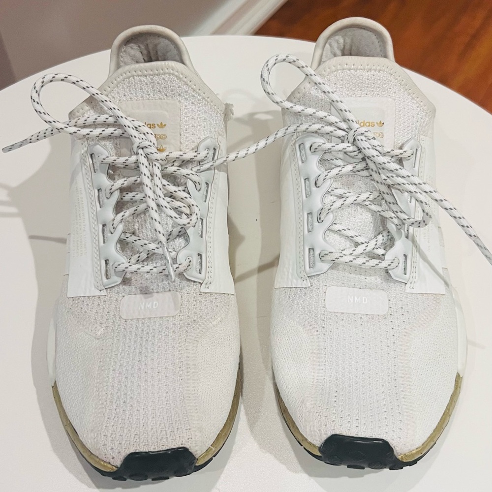 Gold/white Adidas NMD R1 V2 sneakers